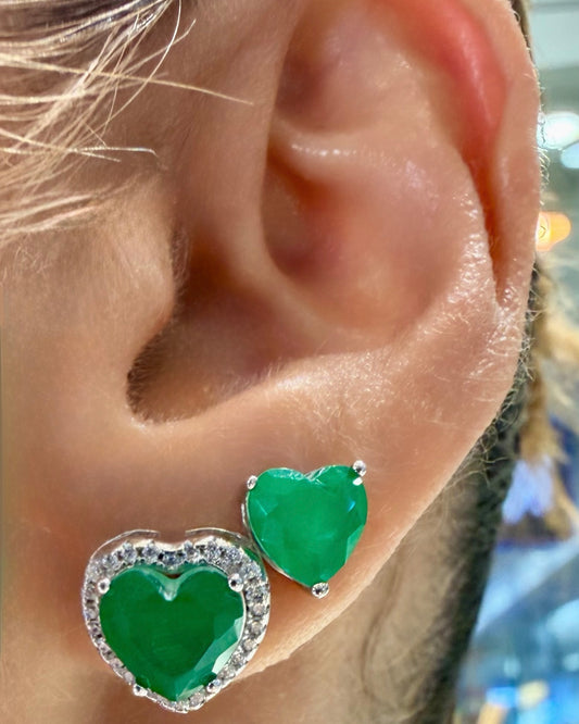 Aretes Corazón Esmeralda de Laboratorio Plata 925 Rodinada Bisel Circones