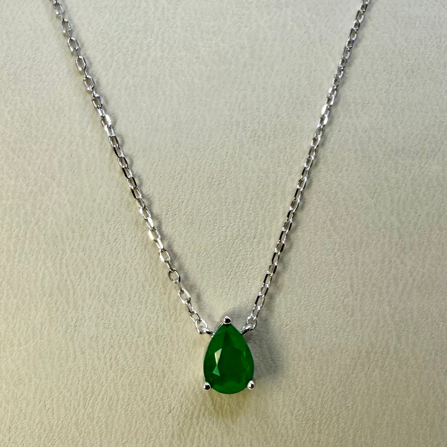 Cadena Esmeralda de Laboratorio Gota Pequeña Plata Esterlina 925 Rodinada