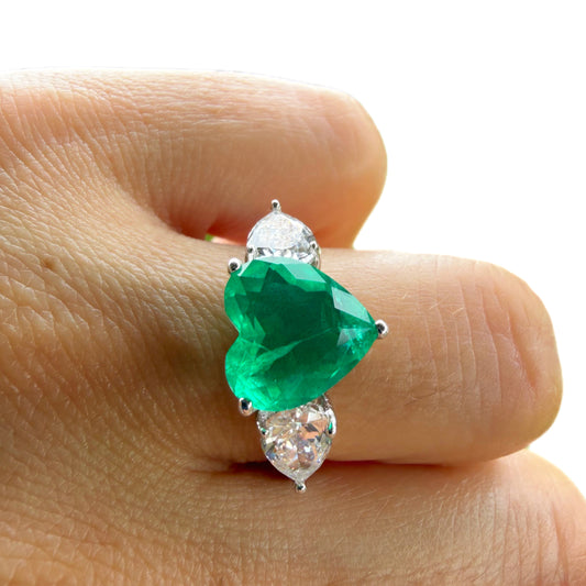 Anillo Esmeralda de Laboratorio Corazón Plata Esterlina 925 Rodinada