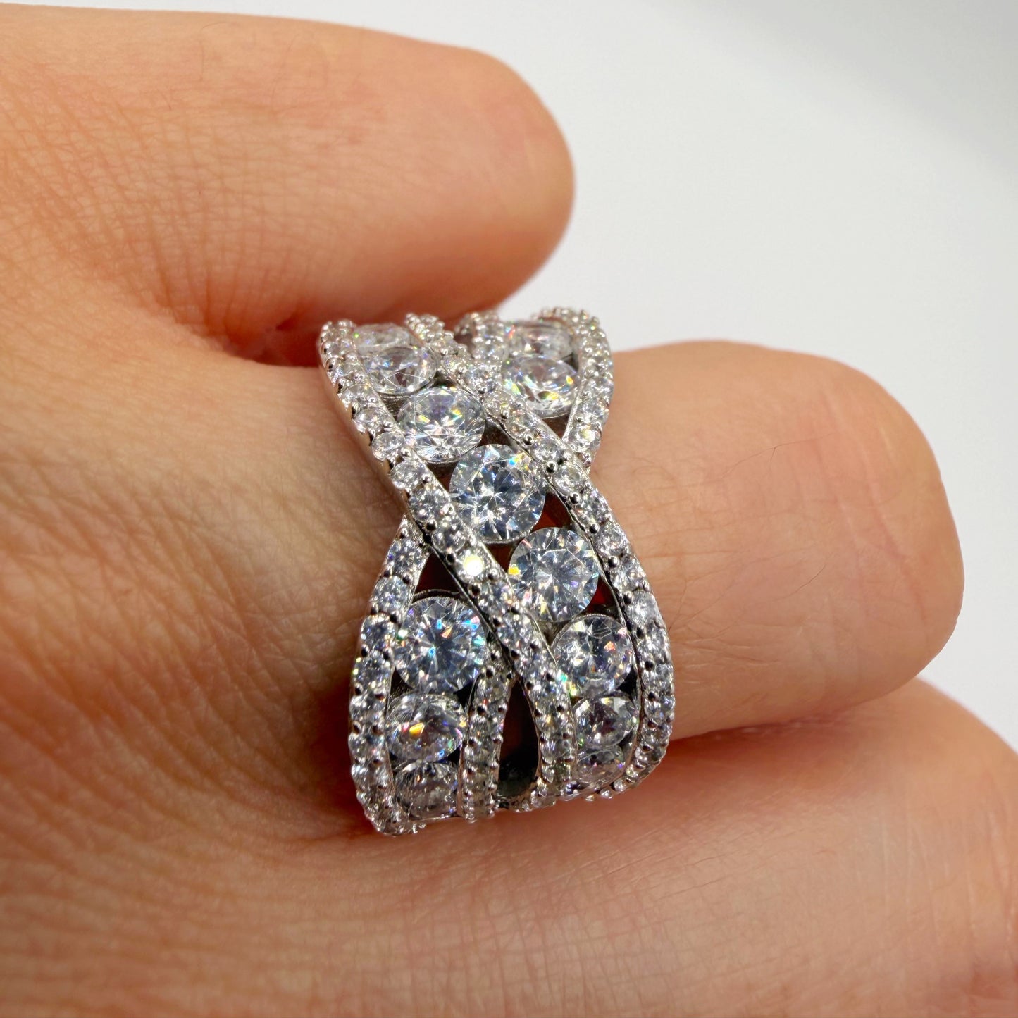 925 Sterling Silver Rhodium Plated Round Zircon Crossover Ring