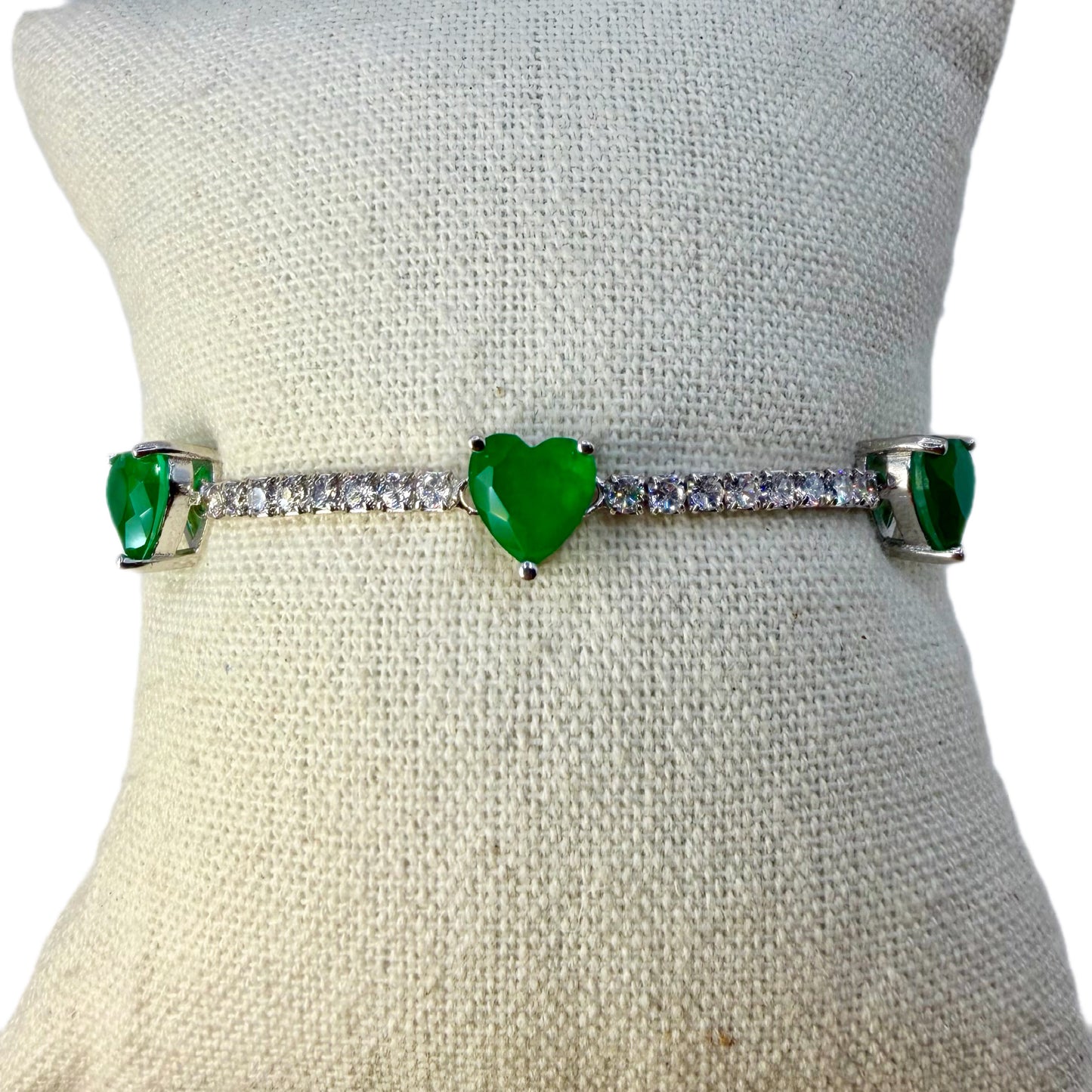 Pulsera Tennis Tres Corazones en Esmeralda de Laboratorio – Plata 925 Rodinada