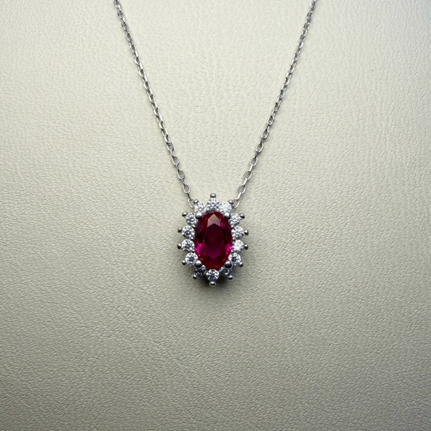 Cadena Lady Di en Plata Esterlina 925 Rodiada con Circones, Zafiro y Rubí